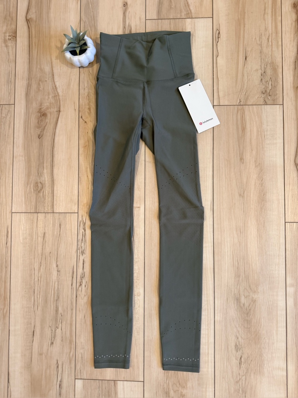 BRAND NEW!! Lululemon In Focus Run Tight